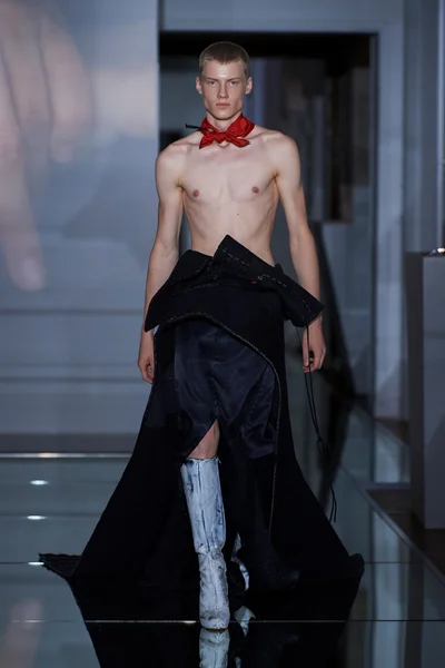 Look 15